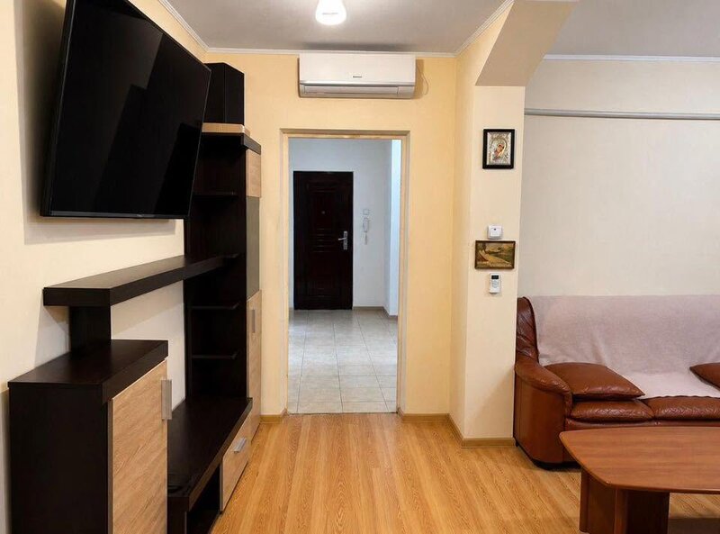 13 Septembrie, Prosper, apartament 4 camere, 97 mp, 2 bai, etaj 7/8.